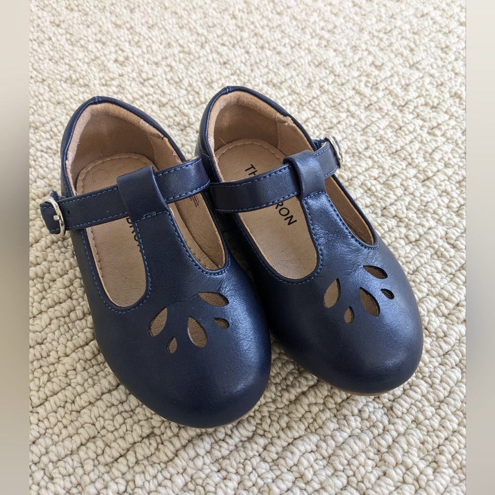 Navy Mary Jane's, toddler size 6